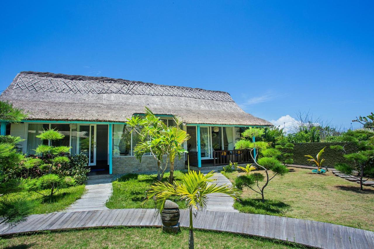 Water Blow Huts Hotel Nusa Lembongan  Exterior photo