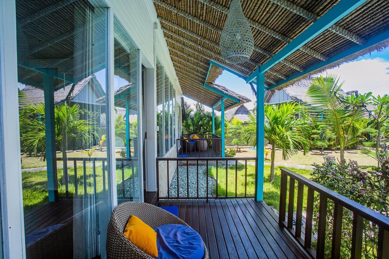 Water Blow Huts Hotel Nusa Lembongan  Exterior photo