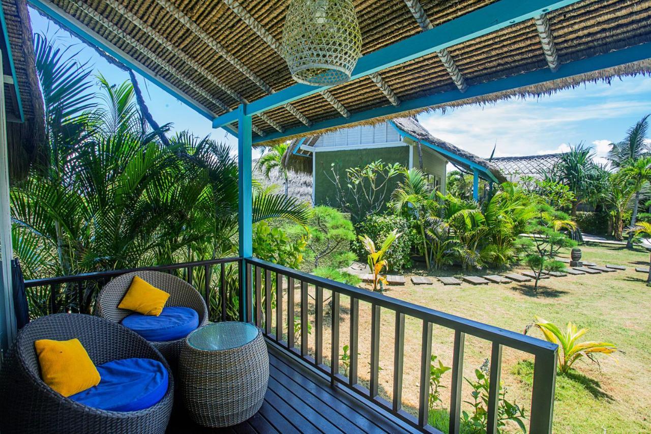 Water Blow Huts Hotel Nusa Lembongan  Exterior photo