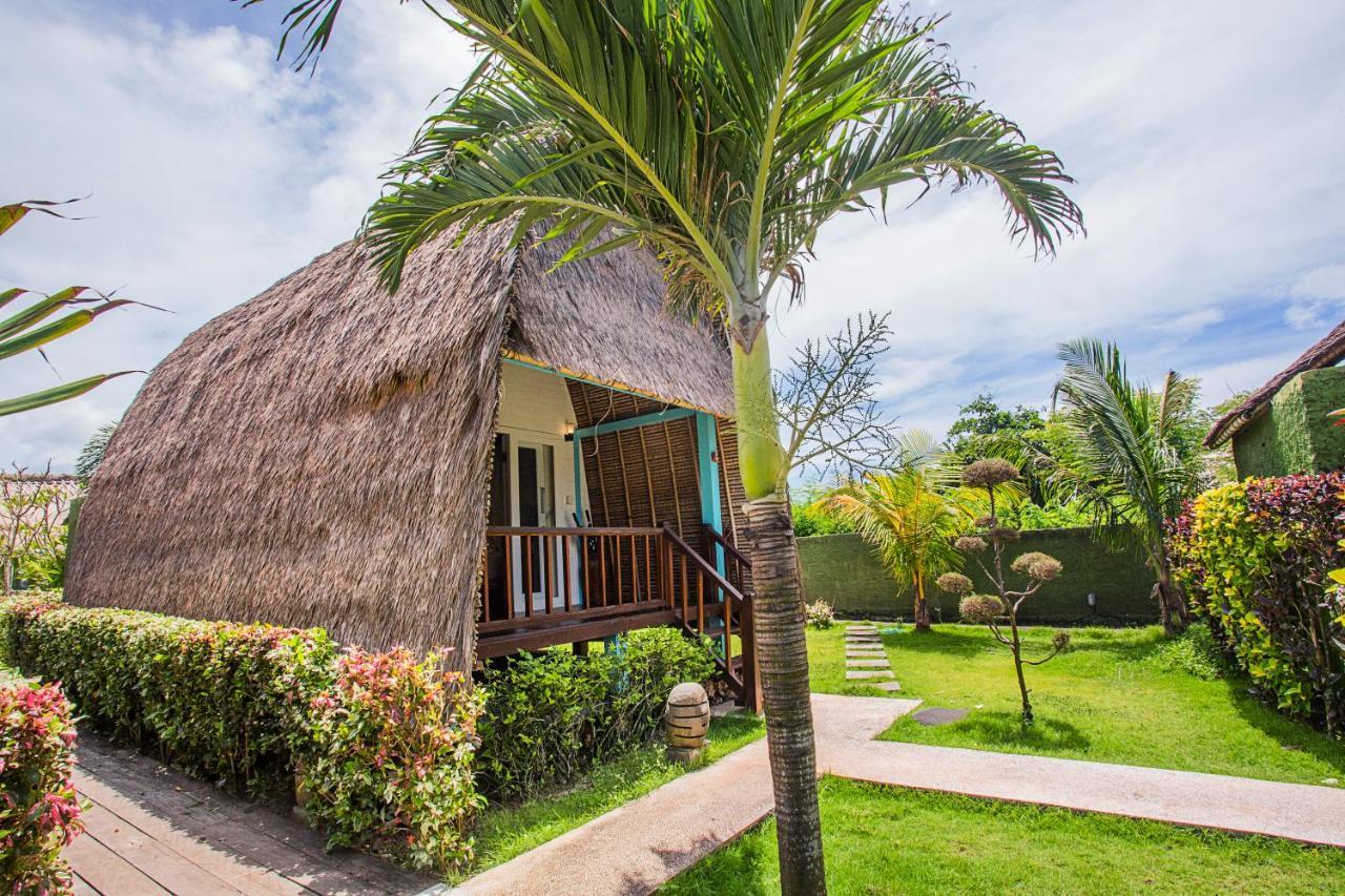 Water Blow Huts Hotel Nusa Lembongan  Exterior photo