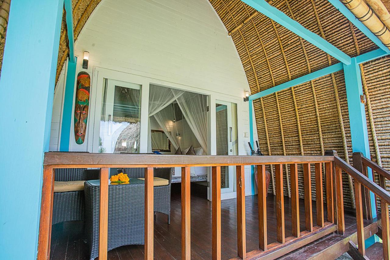 Water Blow Huts Hotel Nusa Lembongan  Exterior photo