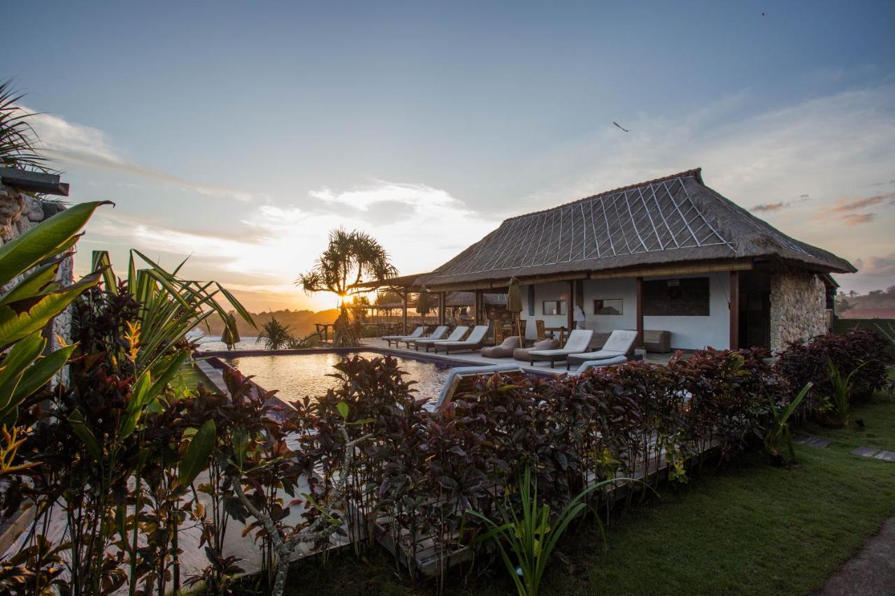 Water Blow Huts Hotel Nusa Lembongan  Exterior photo